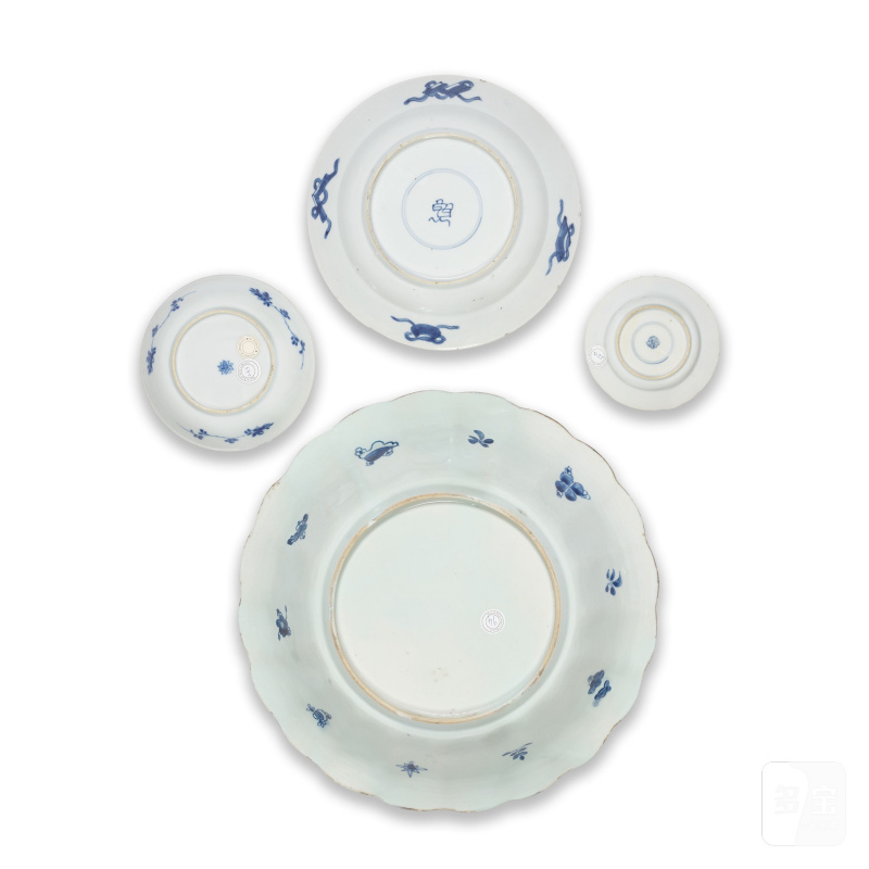 清康熙 青花繪盤四件 | FOUR BLUE AND WHITE DISHES - 图2